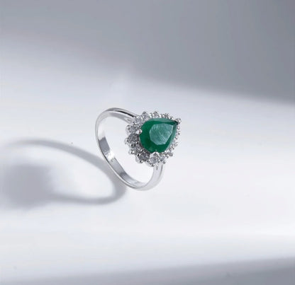 Anel Solitário Gota Esmeralda